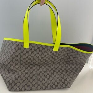 Gucci GG Supreme Totissima NWOT